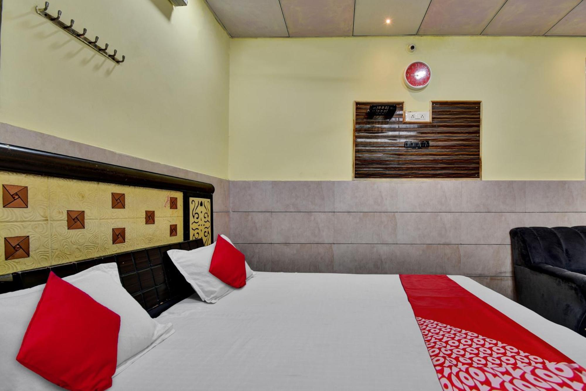 Oyo Flagship Apna Guest House Kota  Bagian luar foto