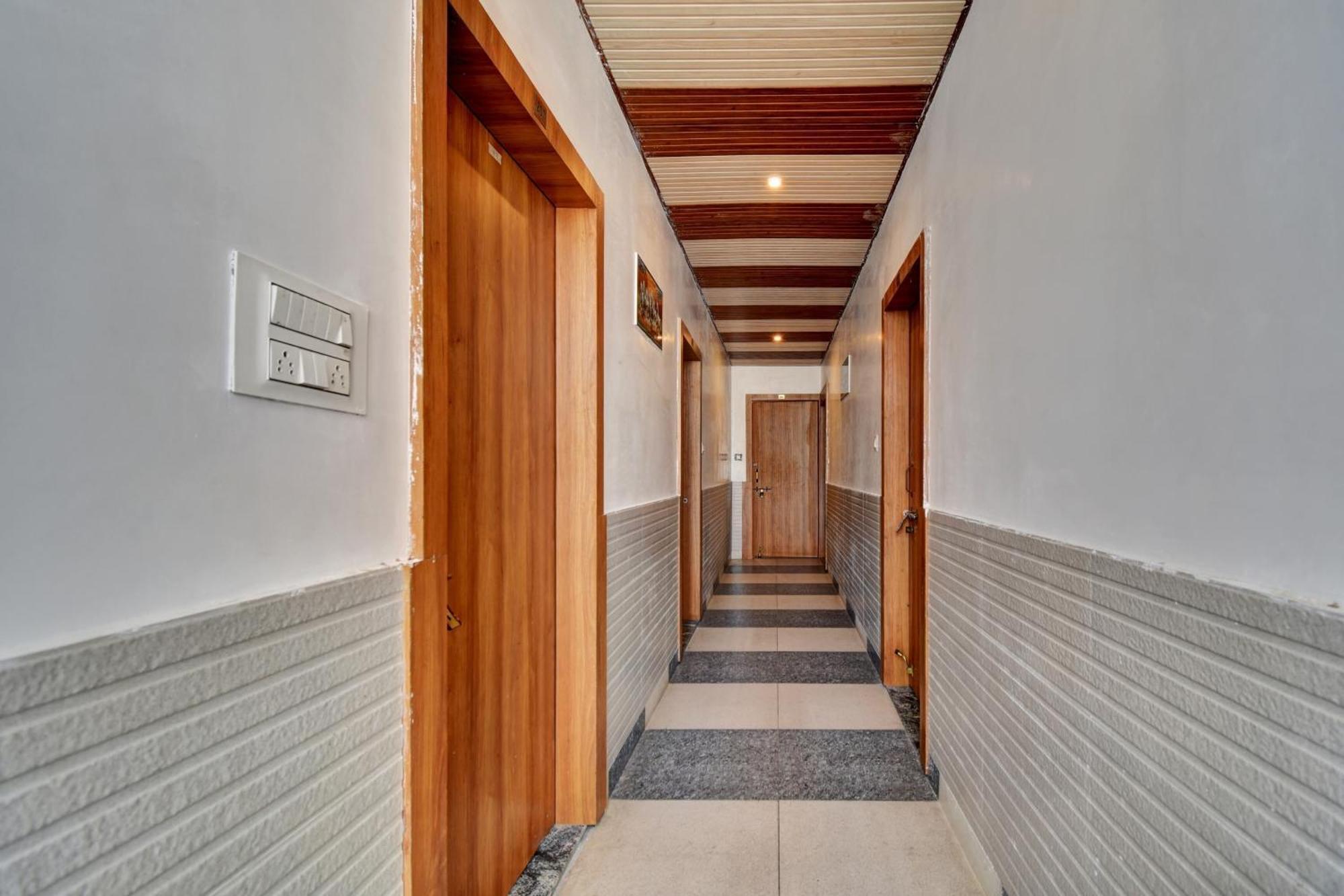 Oyo Flagship Apna Guest House Kota  Bagian luar foto