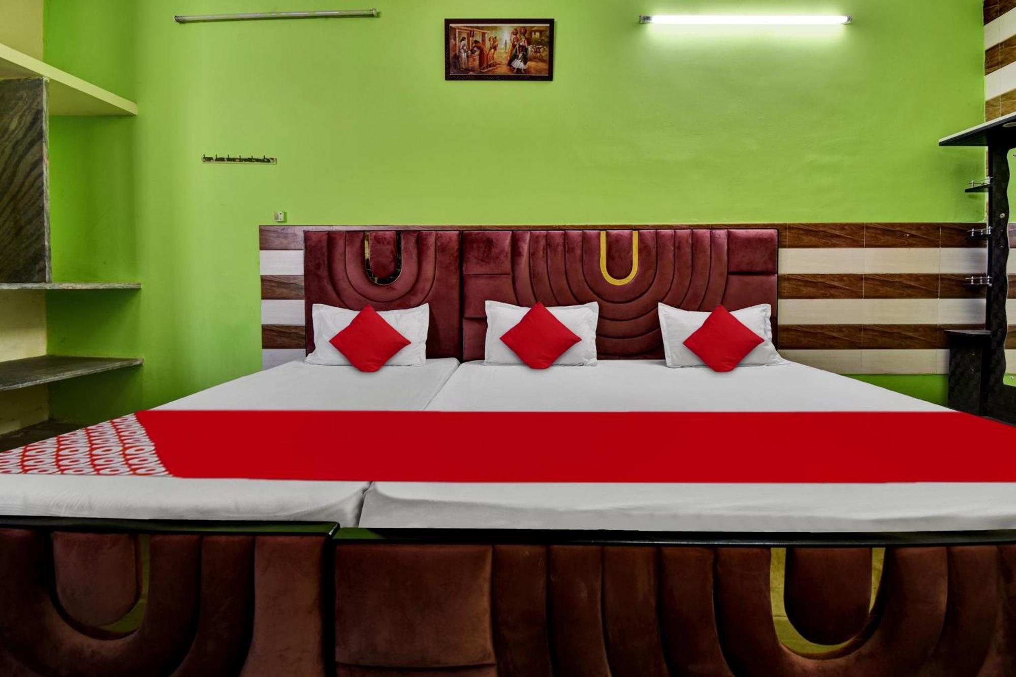Oyo Flagship Apna Guest House Kota  Bagian luar foto